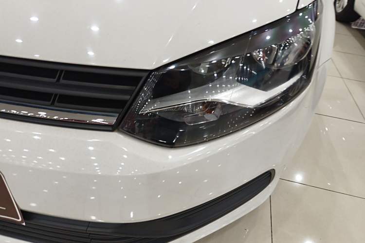 Used Volkswagen Polo 2016 1.4L Automatic Trendy Model Left Front Headlight