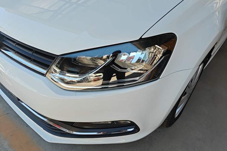 Used Volkswagen Polo 2016 1.6L Automatic Comfort Model Left Front Headlight
