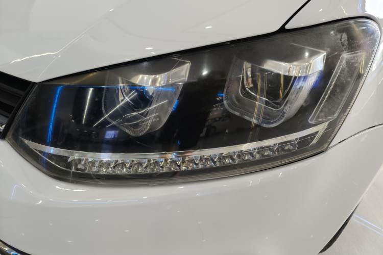 Used Volkswagen Polo 2016 1.6L Automatic Comfort Model Left Front Headlight