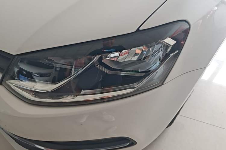 Used Volkswagen Polo 2016 1.6L Automatic Comfort Model Left Front Headlight