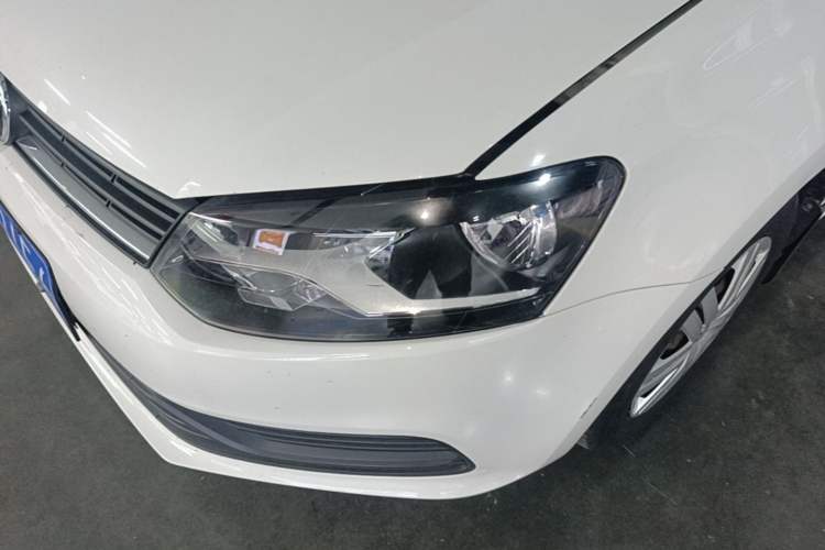Used Volkswagen Polo 2016 1.4L Manual Fashion Model Left Front Headlight