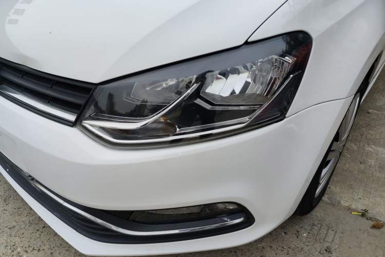 Used Volkswagen Polo 2016 1.6L Automatic Comfort Model Left Front Headlight