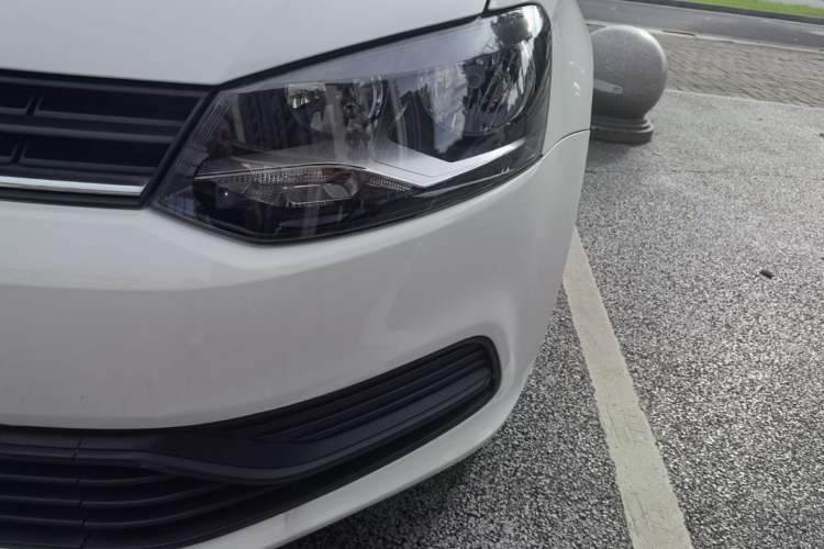 Used Volkswagen Polo 2016 1.4L Manual Fashion Model Left Front Headlight