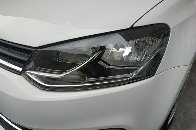 Used Volkswagen Polo 2016 1.6L Automatic Comfort Model Left Front Headlight