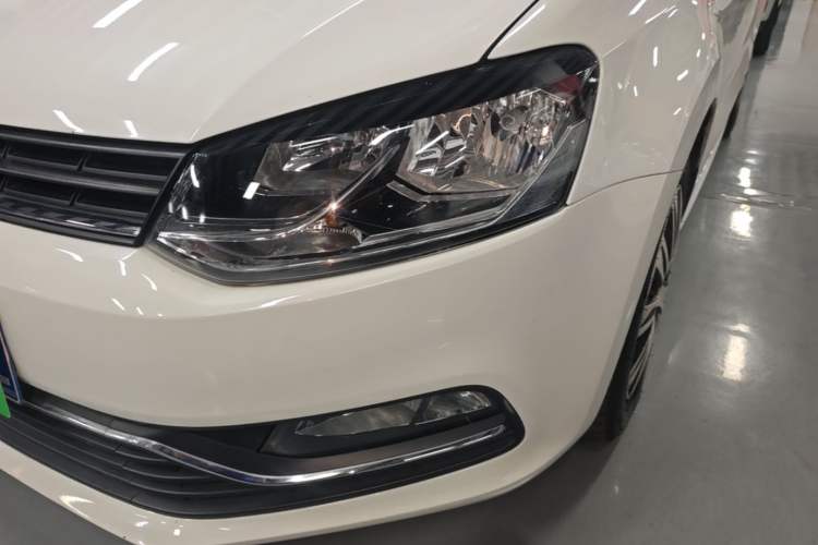 Used Volkswagen Polo 2016 1.6L Automatic Comfort Model Left Front Headlight