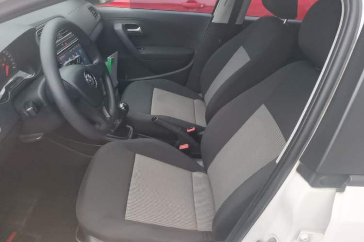 Used Volkswagen Polo 2016 1.4L Manual Fashion Model Left Front Seat
