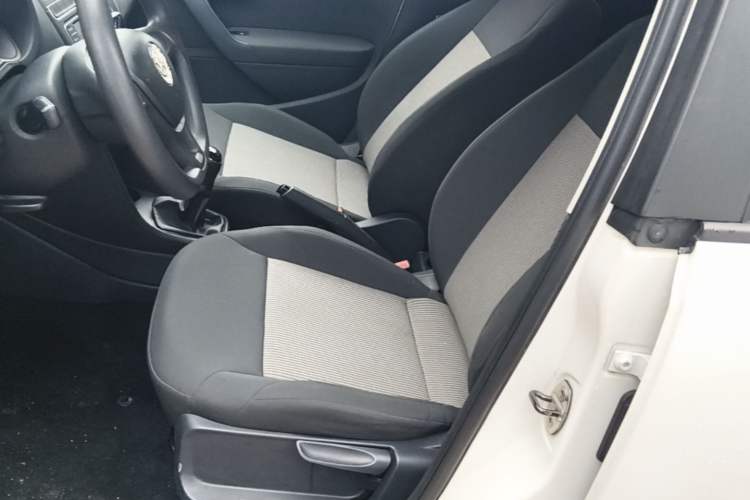 Used Volkswagen Polo 2016 1.4L Manual Fashion Model Left Front Seat