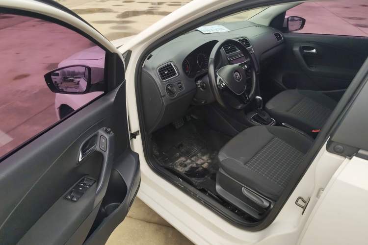 Used Volkswagen Polo 2016 1.6L Automatic Comfort Model Left Front Seat