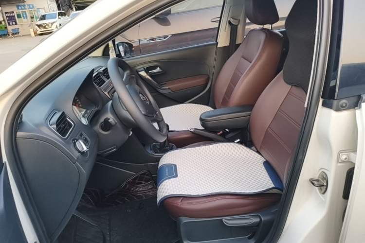 Used Volkswagen Polo 2016 1.4L Manual Fashion Model Left Front Seat