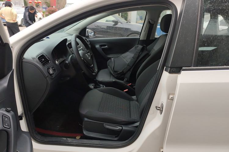 Used Volkswagen Polo 2016 1.6L Automatic Comfort Model Left Front Seat