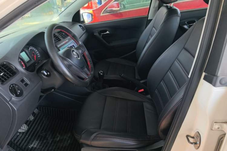 Used Volkswagen Polo 2016 1.4L Manual Fashion Model Left Front Seat