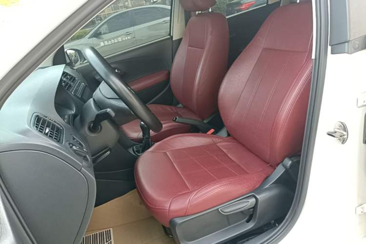 Used Volkswagen Polo 2016 1.4L Manual Fashion Model Left Front Seat