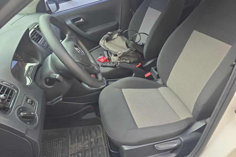 Used Volkswagen Polo 2016 1.4L Manual Fashion Model Left Front Seat