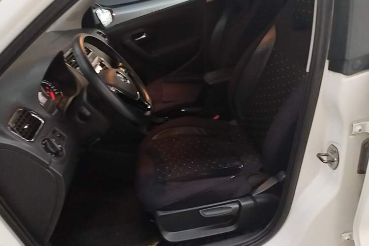 Used Volkswagen Polo 2016 1.6L Automatic Comfort Model Left Front Seat