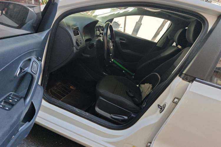 Used Volkswagen Polo 2016 1.6L Automatic Comfort Model Left Front Seat