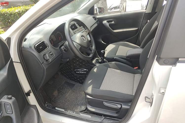 Used Volkswagen Polo 2016 1.4L Manual Fashion Model Left Front Seat