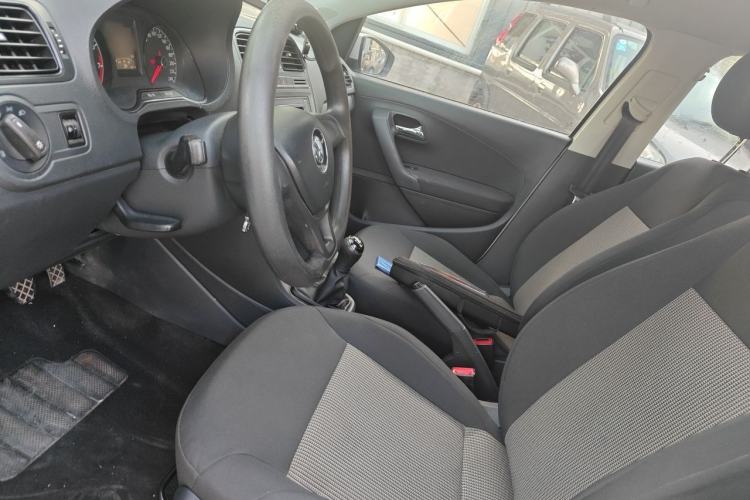 Used Volkswagen Polo 2016 1.4L Manual Fashion Model Left Front Seat