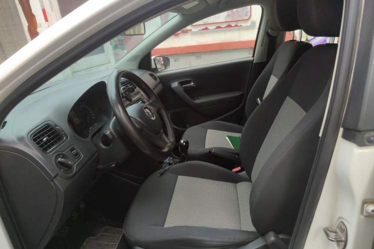 Used Volkswagen Polo 2016 1.4L Manual Fashion Model Left Front Seat