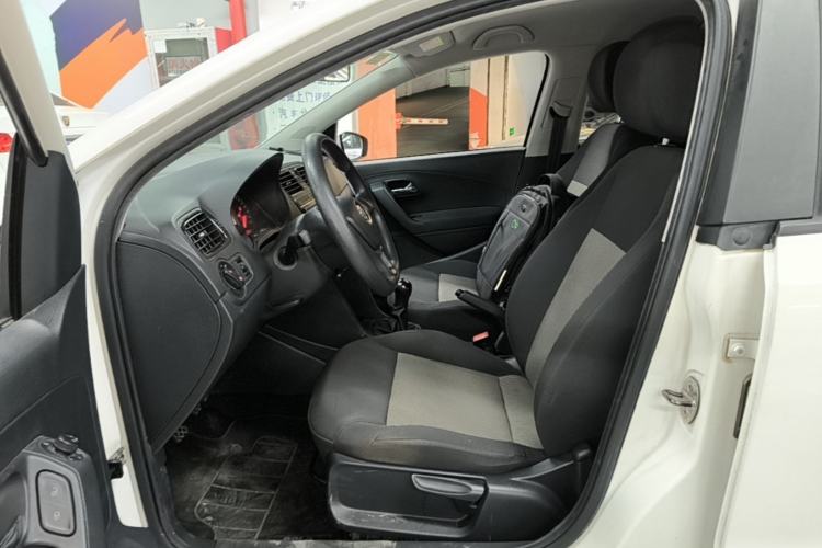 Used Volkswagen Polo 2016 1.4L Manual Fashion Model Left Front Seat