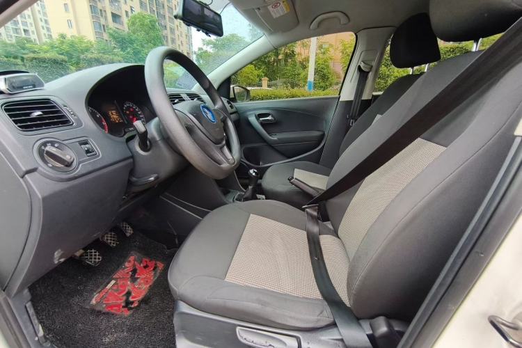 Used Volkswagen Polo 2016 1.4L Manual Fashion Model Left Front Seat