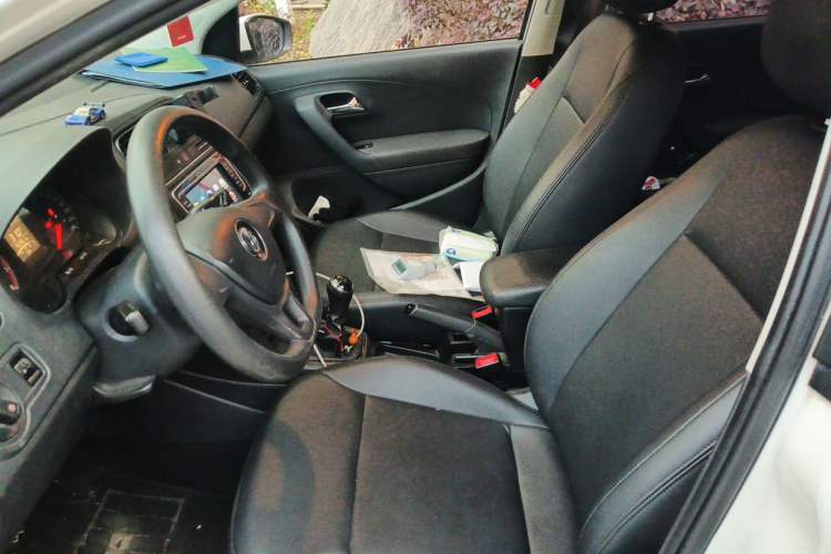 Used Volkswagen Polo 2016 1.4L Manual Fashion Model Left Front Seat