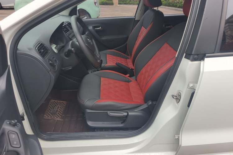 Used Volkswagen Polo 2016 1.4L Manual Fashion Model Left Front Seat