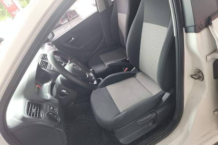 Used Volkswagen Polo 2016 1.4L Manual Fashion Model Left Front Seat