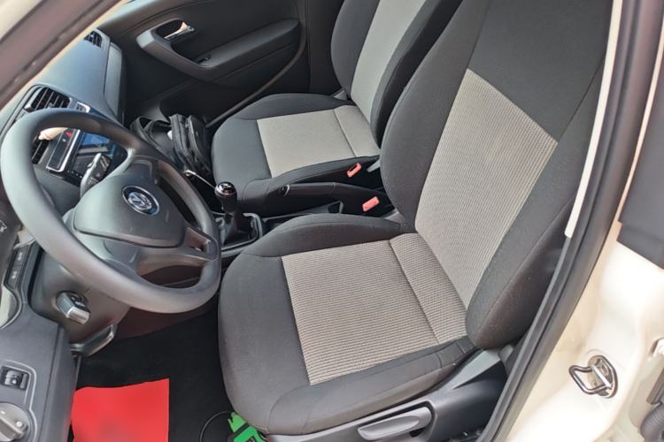 Used Volkswagen Polo 2016 1.4L Manual Fashion Model Left Front Seat