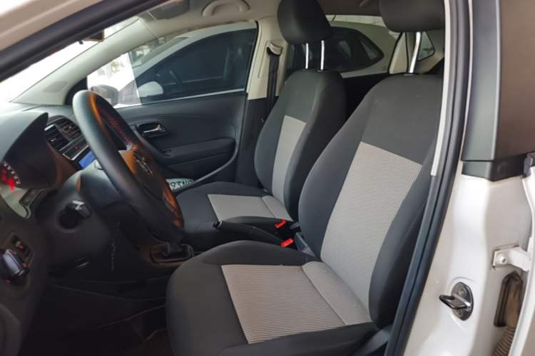 Used Volkswagen Polo 2016 1.4L Manual Fashion Model Left Front Seat