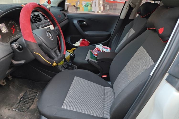 Used Volkswagen Polo 2016 1.4L Manual Fashion Model Left Front Seat
