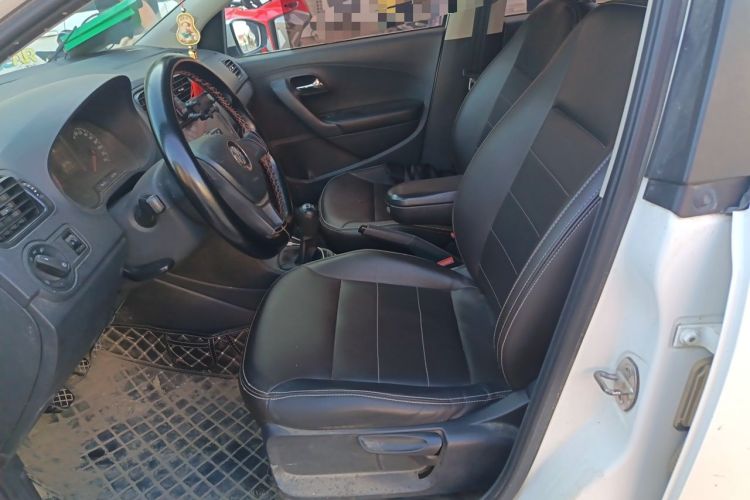 Used Volkswagen Polo 2016 1.4L Manual Fashion Model Left Front Seat
