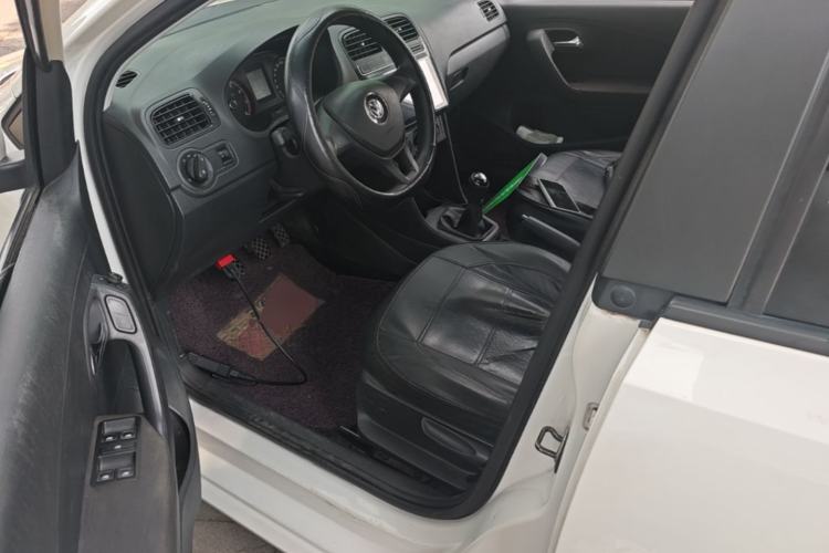 Used Volkswagen Polo 2016 1.4L Manual Fashion Model Left Front Seat