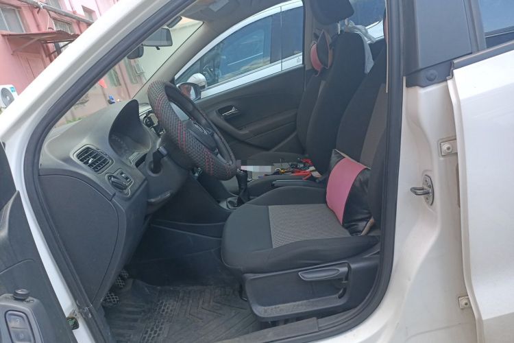 Used Volkswagen Polo 2016 1.4L Manual Fashion Model Left Front Seat
