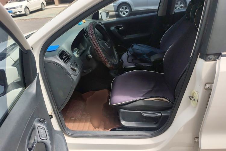 Used Volkswagen Polo 2016 1.4L Manual Fashion Model Left Front Seat