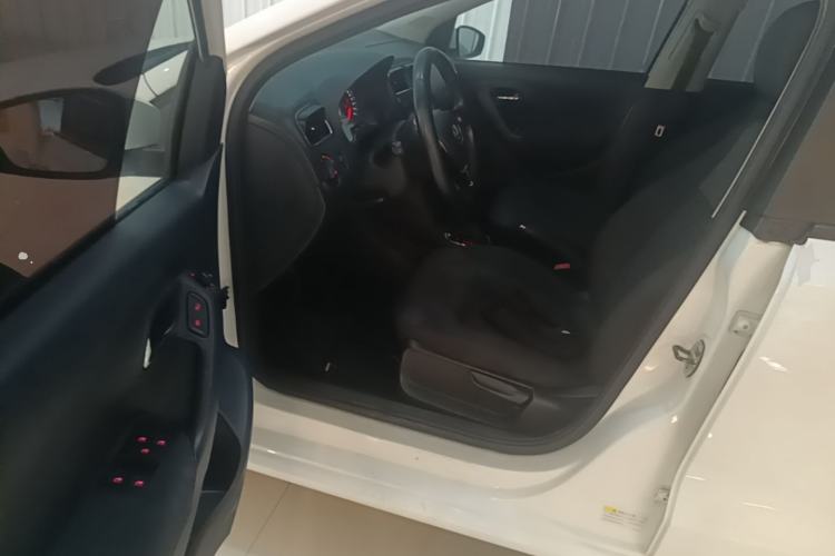 Used Volkswagen Polo 2016 1.6L Automatic Comfort Model Left Front Seat