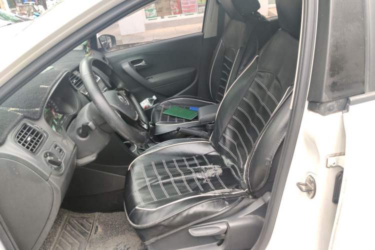 Used Volkswagen Polo 2016 1.4L Manual Fashion Model Left Front Seat