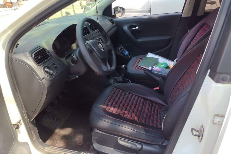 Used Volkswagen Polo 2016 1.4L Manual Fashion Model Left Front Seat