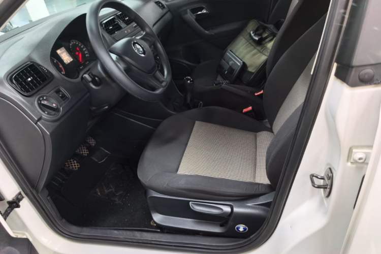 Used Volkswagen Polo 2016 1.4L Manual Fashion Model Left Front Seat