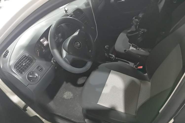 Used Volkswagen Polo 2016 1.4L Manual Fashion Model Left Front Seat