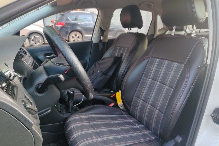 Used Volkswagen Polo 2016 1.4L Manual Fashion Model Left Front Seat