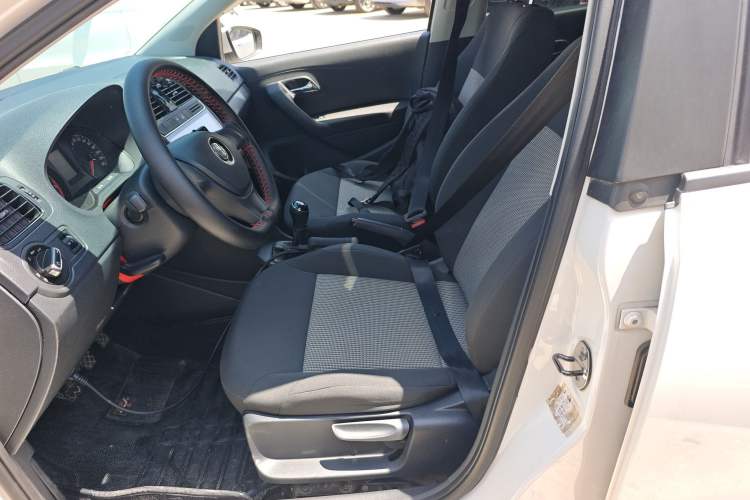 Used Volkswagen Polo 2016 1.4L Manual Fashion Model Left Front Seat