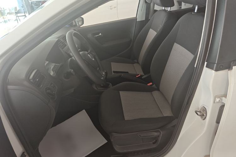 Used Volkswagen Polo 2016 1.4L Manual Fashion Model Left Front Seat