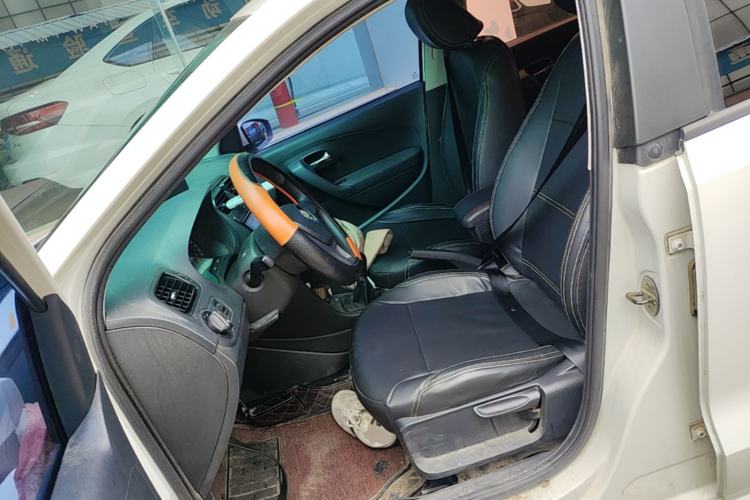 Used Volkswagen Polo 2016 1.4L Manual Fashion Model Left Front Seat