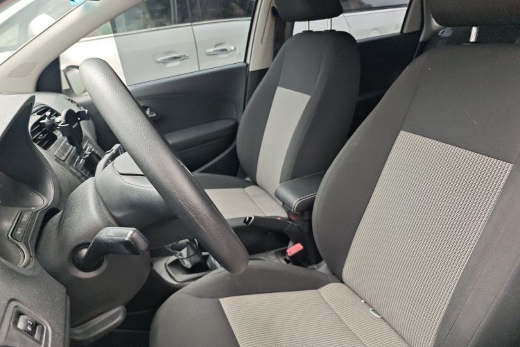 Used Volkswagen Polo 2016 1.4L Manual Fashion Model Left Front Seat