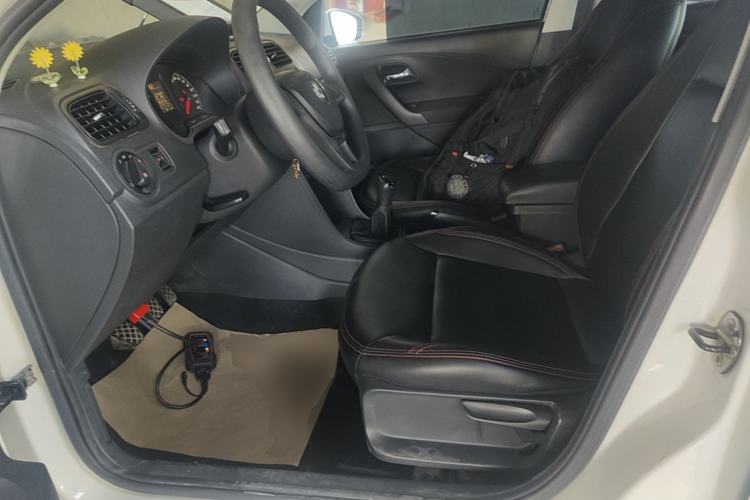 Used Volkswagen Polo 2016 1.4L Manual Fashion Model Left Front Seat