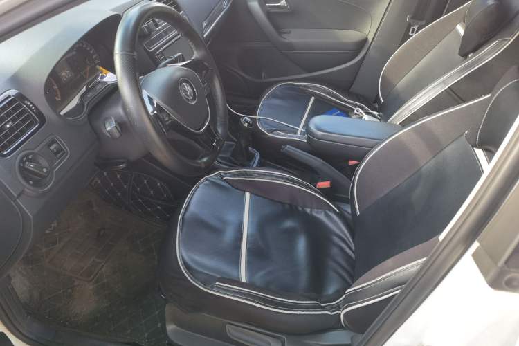 Used Volkswagen Polo 2016 1.4L Manual Fashion Model Left Front Seat