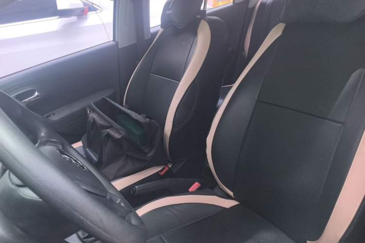 Used Volkswagen Polo 2016 1.4L Manual Fashion Model Left Front Seat