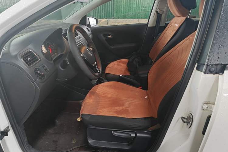Used Volkswagen Polo 2016 1.6L Automatic Comfort Model Left Front Seat