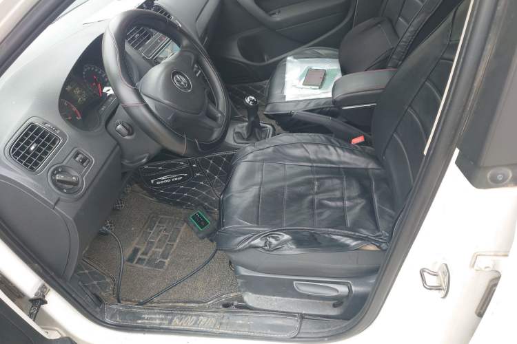 Used Volkswagen Polo 2016 1.4L Manual Fashion Model Left Front Seat