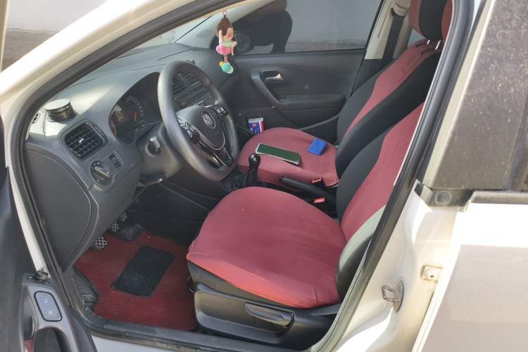 Used Volkswagen Polo 2016 1.4L Manual Fashion Model Left Front Seat